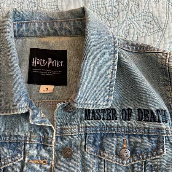 Harry Potter Deathly Hallows cropped denim jacket size small - Picture 5 of 6